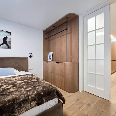 Appartement Kestucio 7 Residence, *